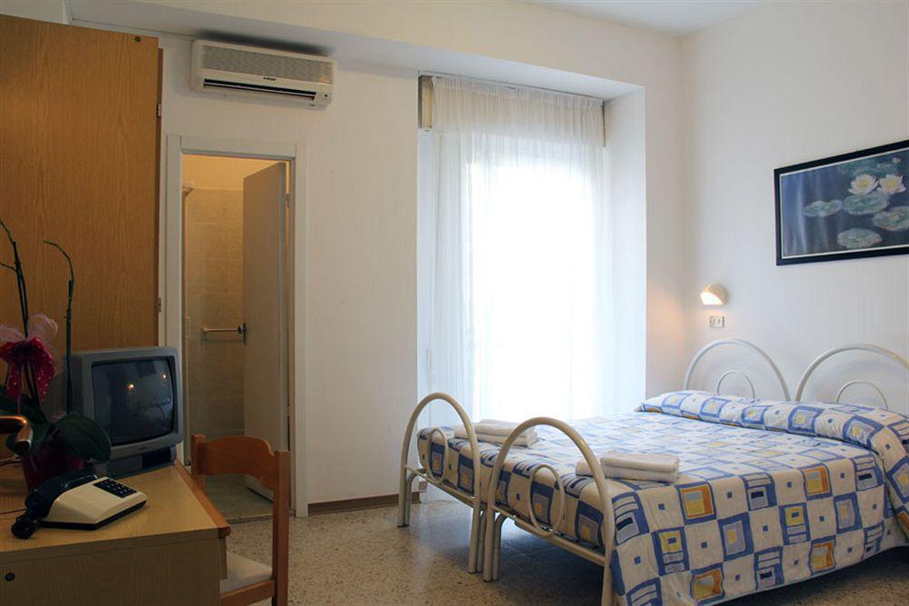Hotel Gemini Rimini Exterior photo